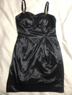 サテンワンピース