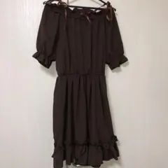 ブラウン フリルオフショルダー 半袖ワンピース