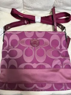 ※激レア【新品未使用】COACH シグネチャー ショルダーバッグ パープルのサムネイル