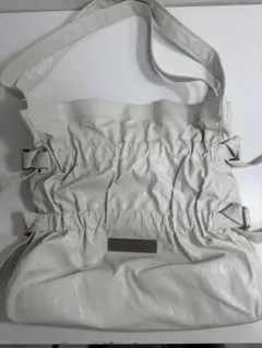matin kim ホワイト ショルダーバッグ