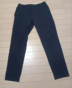 UNIQLO ブラック スリムフィット Mサイズ パンツ