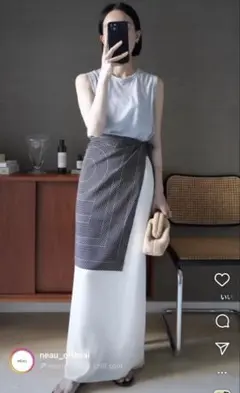 toteme トーテム　シルク　スカーフ　モノグラム　アイボリー　白