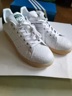新品adidasオリジナルススタンスミスのサムネイル