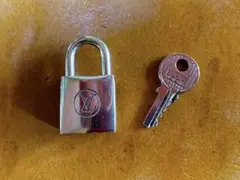 LOUIS VUITTON パドロック 南京錠 鍵付き 225