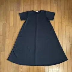 黒 カットソーワンピース 半袖