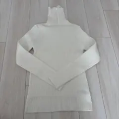 coca 新品ホワイトタートルネック セーター