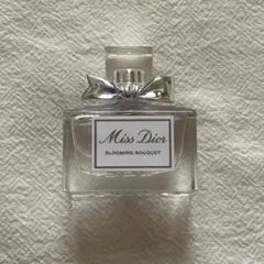 Dior ミスディオール ブルーミングブーケ オードゥトワレ 5ml ミニ香水のサムネイル