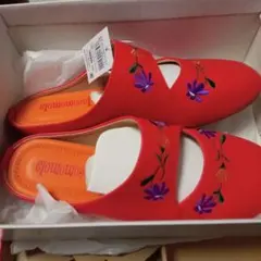 レッド刺繍スリッポンサンダル