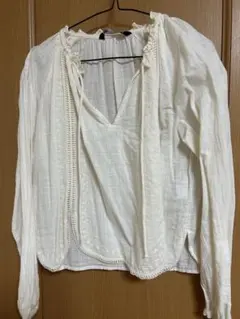 zara ホワイト　ブラウス