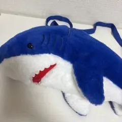 サメデザインのぬいぐるみリュック