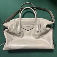 Givenchy アンティゴナ ソフト ミディアム ベージュ レザー バッグのサムネイル