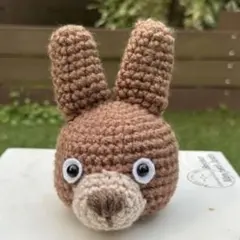 茶色のウサギあみぐるみ