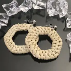 Item thumbnail for item 38860a87-ce43-4bdb-b7be-b744f3ad00df