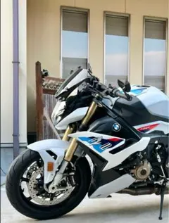 BMW S1000R ホワイト/ブルー/レッドのサムネイル