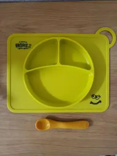 ベビー用シリコンプレートとスプーン　食器