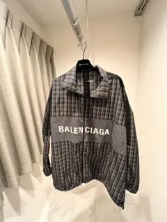 2025年最新】BALENCIAGA ナイロンジャケットの人気アイテム - メルカリ
