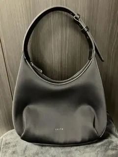 ハーフムーン ハンドバッグ