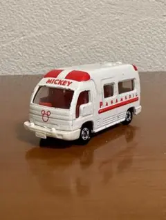 トミカ　日産　パラメディック　ミッキーマウス