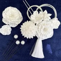 【つまみ細工髪飾り】白パール系／簪／パール着きＵピン