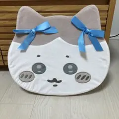 ちいかわ ハチワレ リボン付き ダイカットクッション