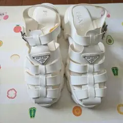 PRADA ホワイトラバーサンダル