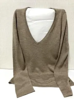 COMME CA ISM ベージュ Vネック L薄手
