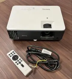 【オギ】BenQ TK700STi 短焦点ゲーミングプロジェクター　中古 Amazon.co.jp: BenQ TK700STi 4K 短焦点ゲーミング