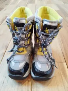 子供用スノーブーツ 迷彩柄