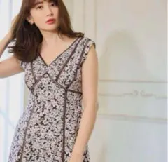 Herlipto Lace Trimmed Floral Dress ブラウンMのサムネイル