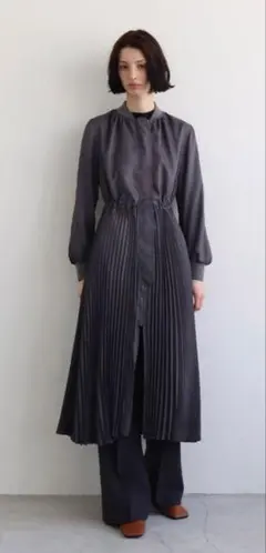 【大幅値下げ】DRESSLAVE プリーツロングワンピース