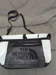 THE NORTH FACE ショルダーポーチ ホワイト ブラックのサムネイル