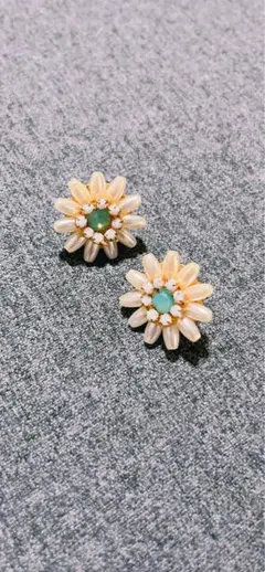 フラワー ピアス(両耳用)