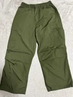 GU スーパーワイドカーゴパンツカーキ