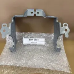 トヨタ　コースター　83205-36010 取付用ブラケット