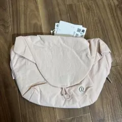 ピンク フラップショルダーバッグ　lululemonのサムネイル