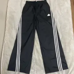 adidas ナイロンワイドウーブンパンツ