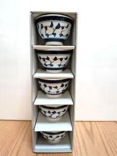 新品・未使用品 有田焼 湯呑み茶碗 ゴス巻唐草模様　5客セット