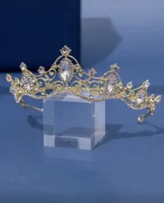 ゴールドティアラ ウェディング　shein