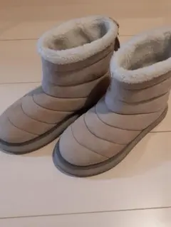 2025年最新】MONCLER ムートンブーツの人気アイテム - メルカリ