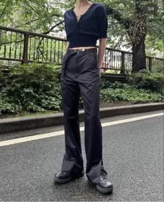 新品　AKIO アキオ スリット入りスラックスパンツ　ネイビー