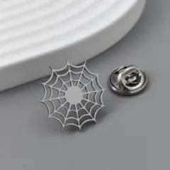 ラペルピン 蜘蛛の巣 ピンバッジ ピンブローチ シルバー　ブローチ ピンズ