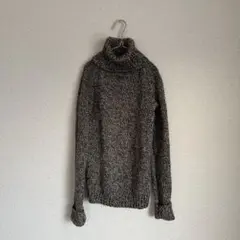 タートルネック 黒 ニット