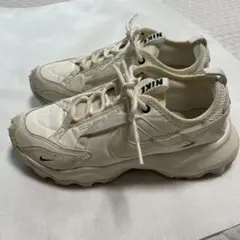 NIKE TC 7900 ホワイト 24cm DD9682-100 ナイキ