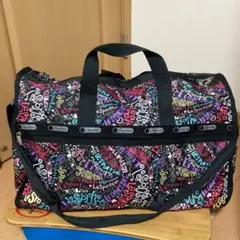 LeSportsac ボストンバッグ カラフルロゴ柄　鍵付き