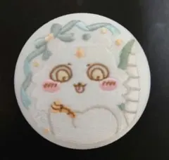 ちいかわビスケット2 刺繍缶バッジ あのこ