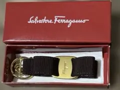 Salvatore Ferragamo リボン型キーホルダー