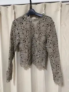 オリーブグリーン 花柄レース クロップドトップス