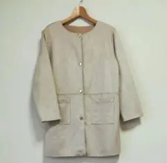 ノーカラージャケット 金ボタン ベージュ 長袖 ポケット 羽織物