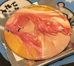 勝利の女神:NIKKE メガニケ ドロシー ホログラム缶バッジ - メルカリ