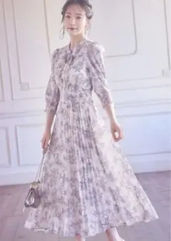 リボン付きシャーリングフラワープリントプリーツワンピース